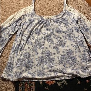 Shoulder cut off long sleeve shirt